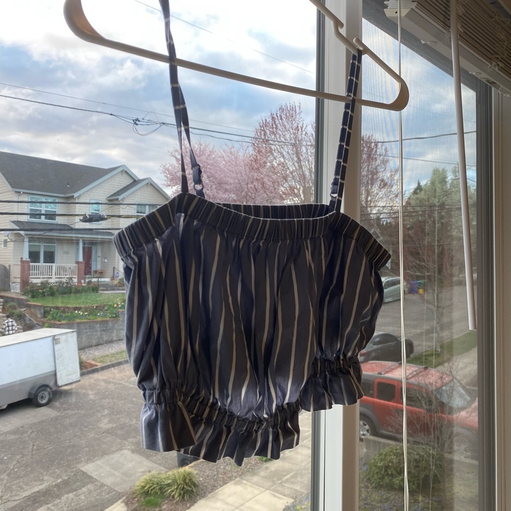 Urban Outfitters | Medium | barely worn crop top